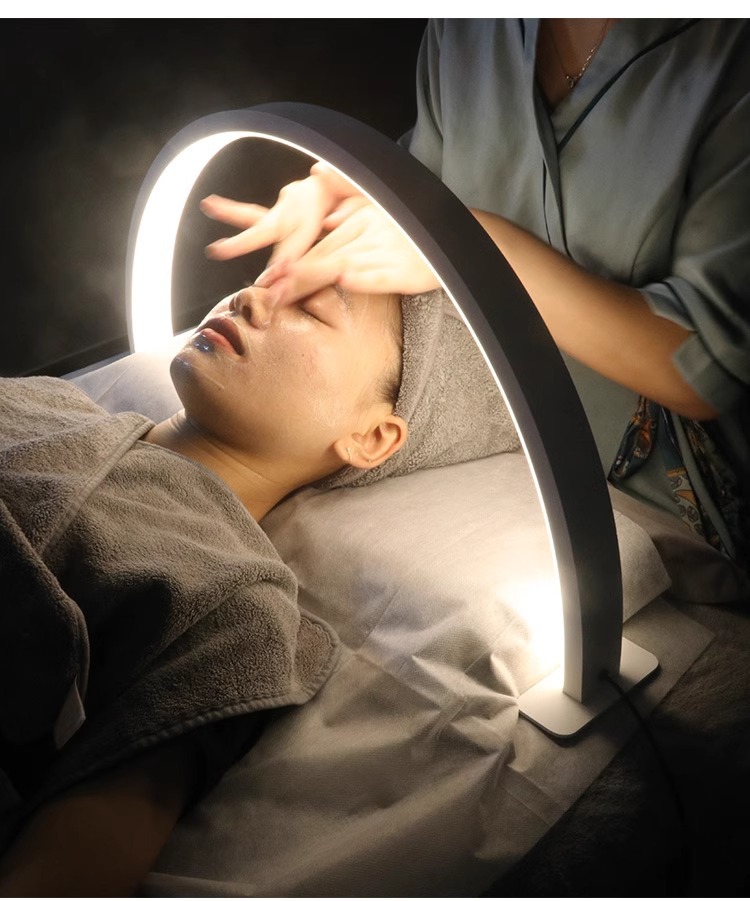 Beauty - Makeup - Eyes - LED lampe à ongles demi-lune beauté